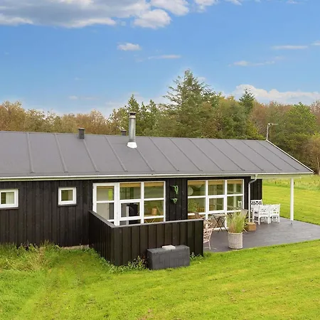 Three-bedroom In Oster Assels 3 Feriehus *