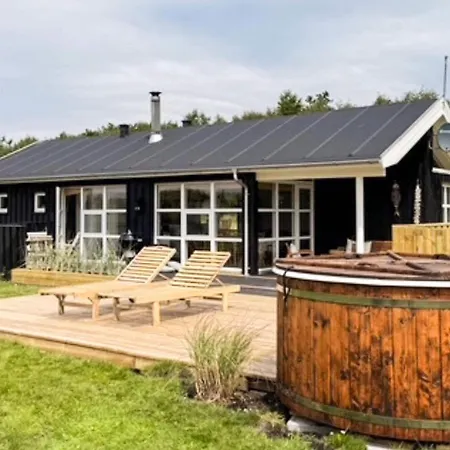Three-bedroom In Oster Assels 3 *
