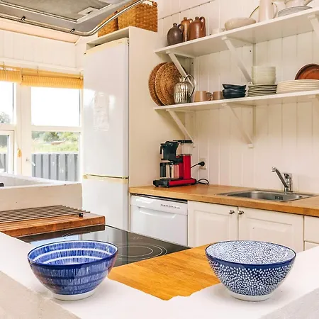 6 Person In Oster Assels-by Traum