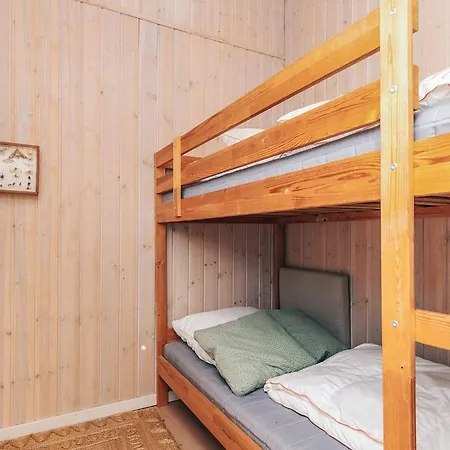 6 Person In Oster Assels-by Traum