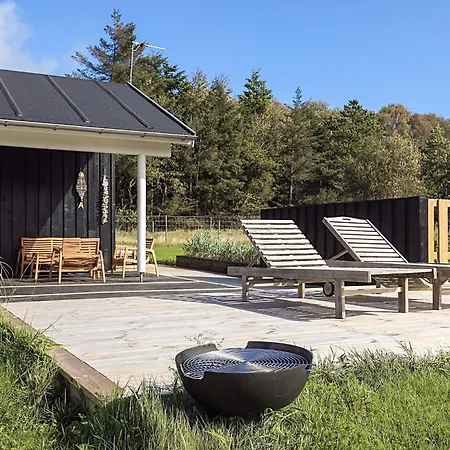 6 Person In Oster Assels-by Traum