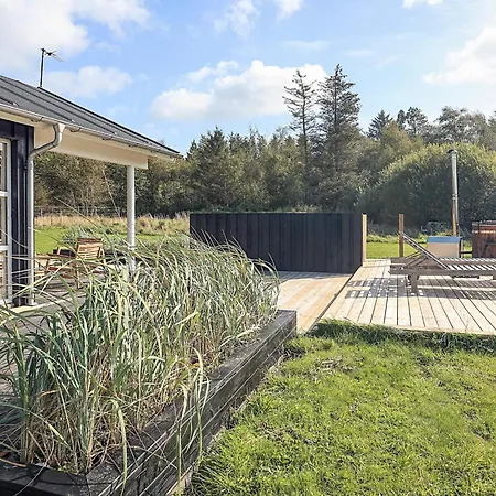 6 Person In Oster Assels-by Traum *